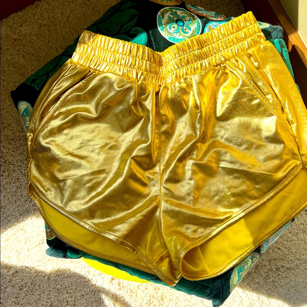 Shiny Gold Hot Pants Mini High Rise Shorts 70’s S-M